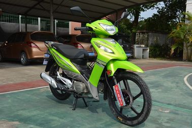 Chine La moto de CUB de couleur verte, 4 frottent le mode de freinage de disque/tambour de CUB de scooter fournisseur
